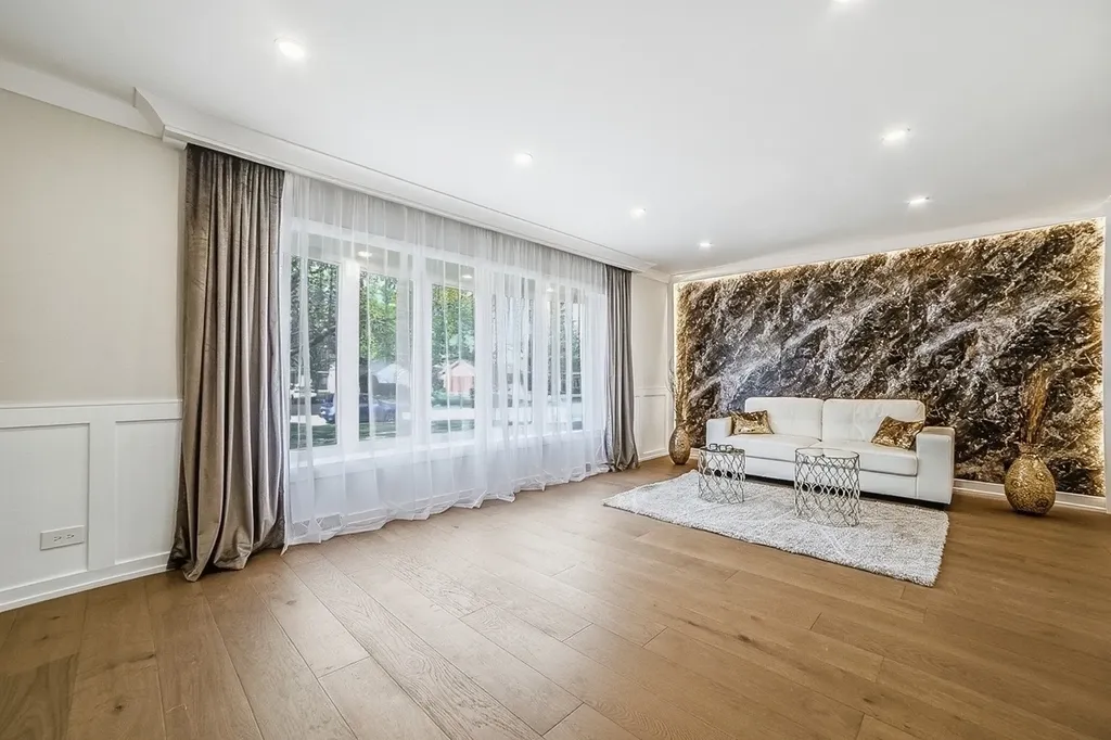 19W071 Avenue Chateaux Oak Brook IL 60523