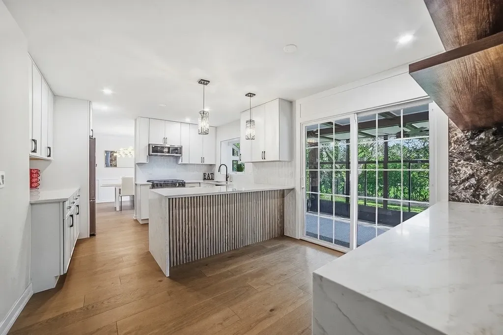 19W071 Avenue Chateaux Oak Brook IL 60523