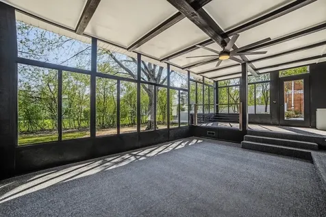 19W071 Avenue Chateaux Oak Brook IL 60523