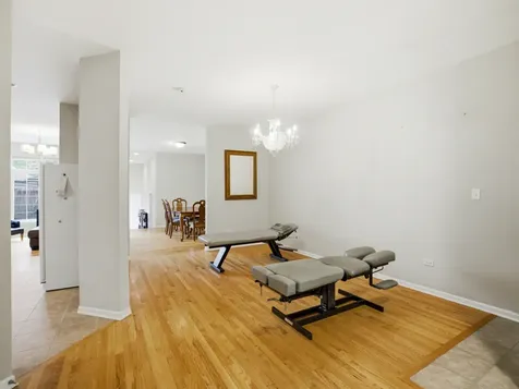 4243 Linden Tree Lane Glenview IL 60026