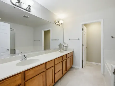 4243 Linden Tree Lane Glenview IL 60026