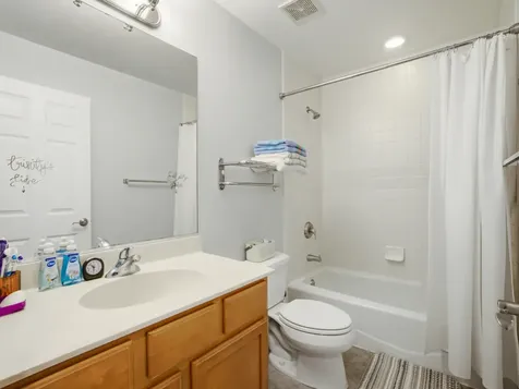 4243 Linden Tree Lane Glenview IL 60026