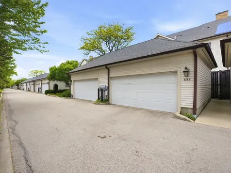 4243 Linden Tree Lane Glenview IL 60026