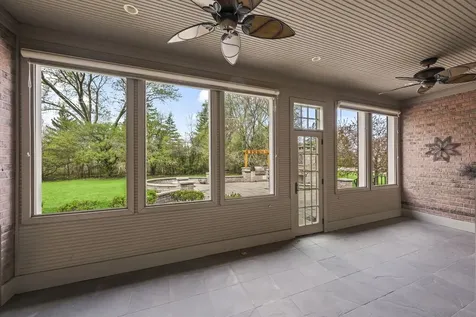 502 Forest View Avenue Elk Grove Village IL 60007