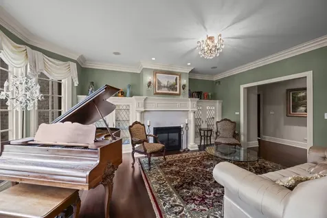 502 Forest View Avenue Elk Grove Village IL 60007