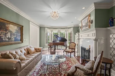 502 Forest View Avenue Elk Grove Village IL 60007