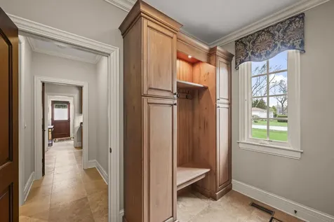 502 Forest View Avenue Elk Grove Village IL 60007