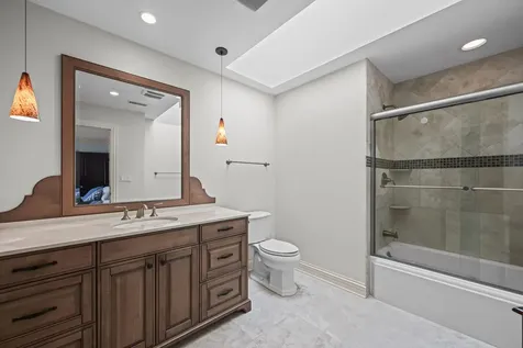 502 Forest View Avenue Elk Grove Village IL 60007