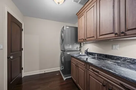 502 Forest View Avenue Elk Grove Village IL 60007