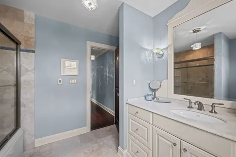 502 Forest View Avenue Elk Grove Village IL 60007