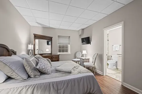502 Forest View Avenue Elk Grove Village IL 60007