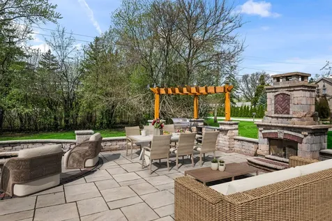 502 Forest View Avenue Elk Grove Village IL 60007