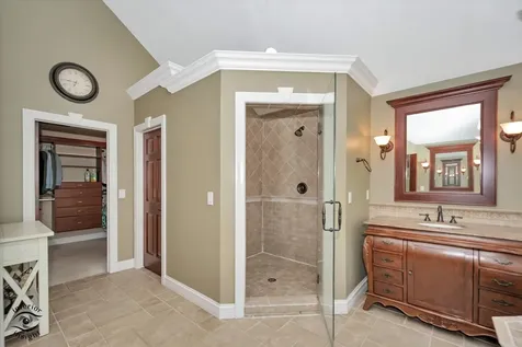 1678 Barkei Drive Batavia IL 60510