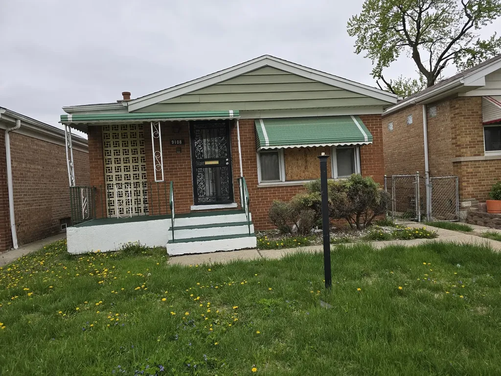 9108 South Wallace Street Chicago IL 60620