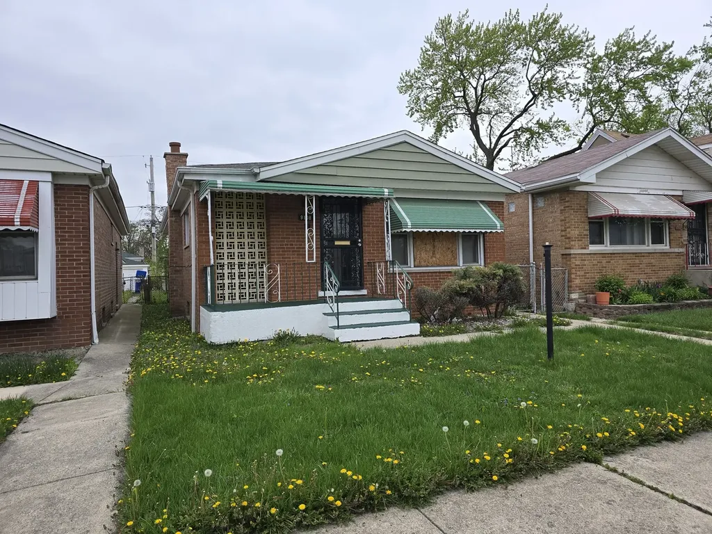 9108 South Wallace Street Chicago IL 60620