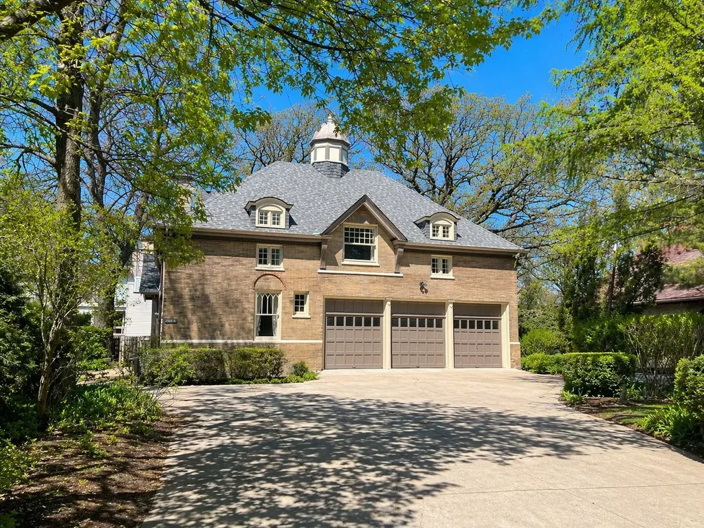 235 1/2 Greenwood Street Evanston IL 60201