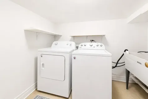 235 1/2 Greenwood Street Evanston IL 60201