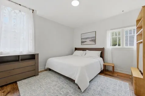 235 1/2 Greenwood Street Evanston IL 60201