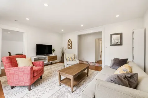 235 1/2 Greenwood Street Evanston IL 60201