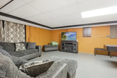 18655 Sherman Street Lansing IL 60438