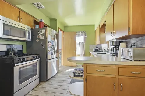 18655 Sherman Street Lansing IL 60438