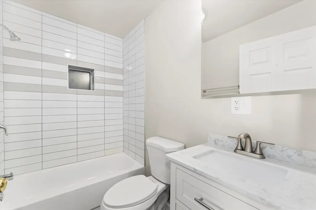 2152 West 21st Street Chicago IL 60608