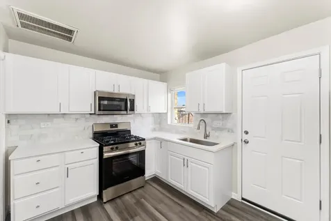 2152 West 21st Street Chicago IL 60608