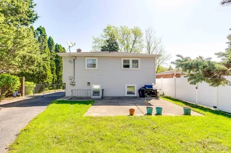 338 Ash Avenue Wood Dale IL 60191