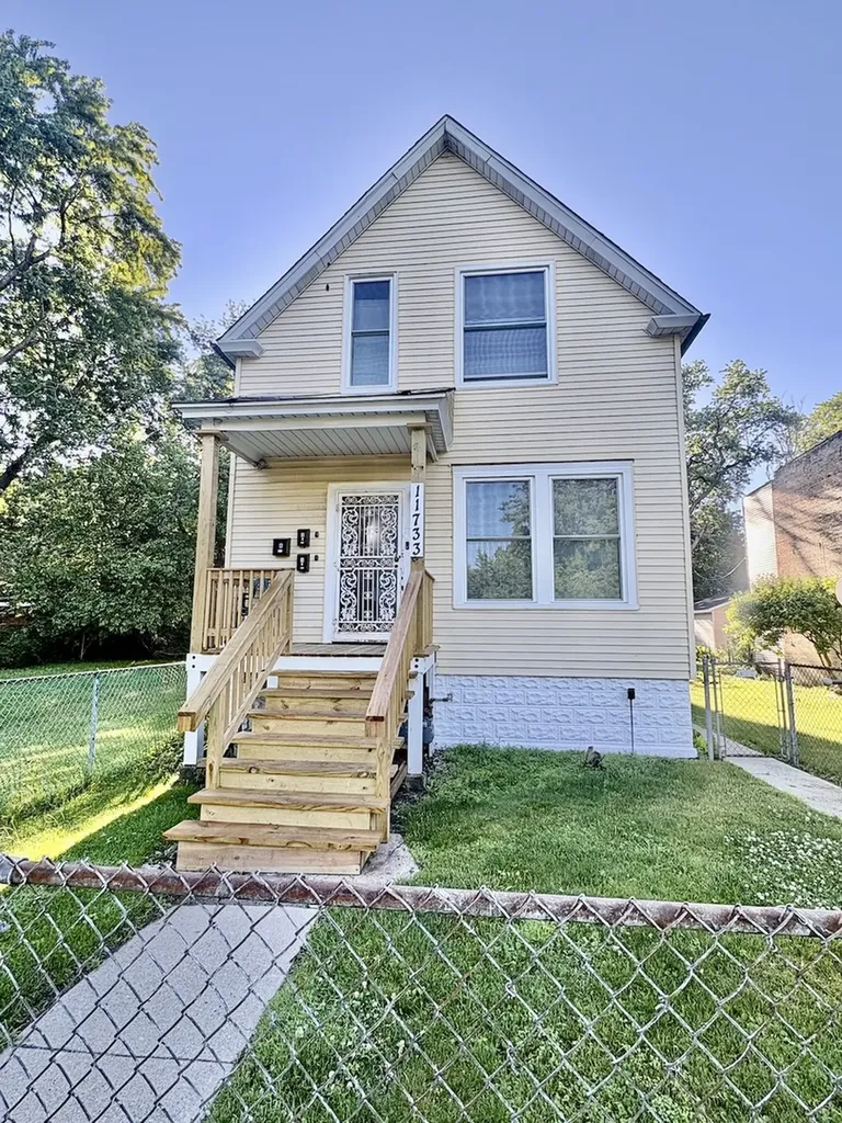 11733 South Stewart Avenue Chicago IL 60628
