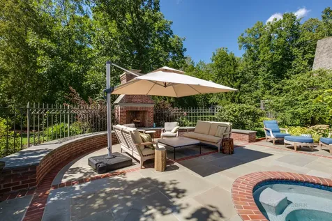 499 West Old Mill Road Lake Forest IL 60045