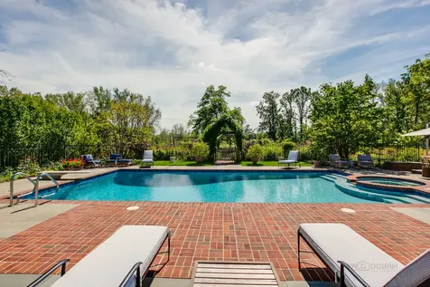 499 West Old Mill Road Lake Forest IL 60045