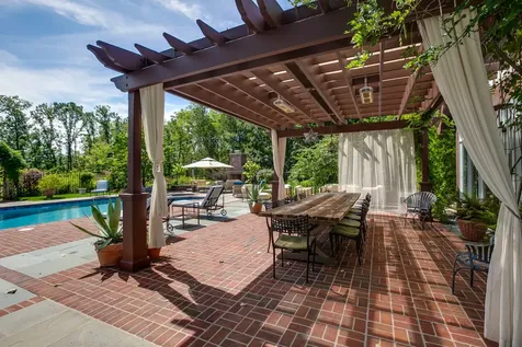 499 West Old Mill Road Lake Forest IL 60045