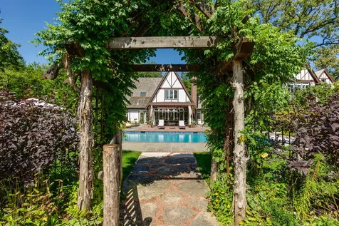 499 West Old Mill Road Lake Forest IL 60045
