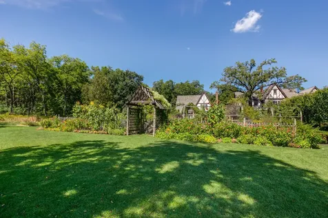 499 West Old Mill Road Lake Forest IL 60045