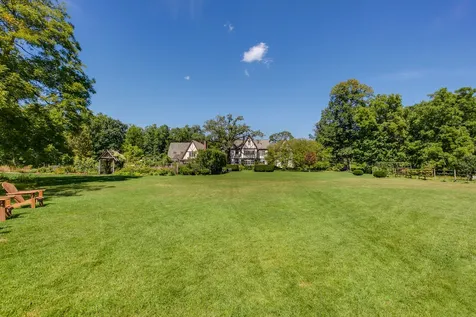 499 West Old Mill Road Lake Forest IL 60045