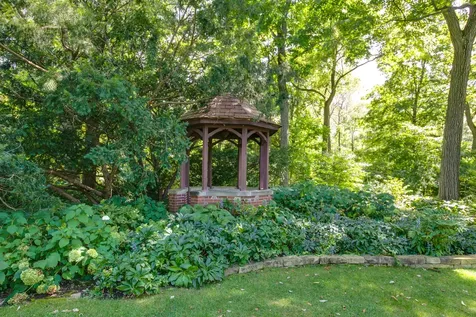 499 West Old Mill Road Lake Forest IL 60045