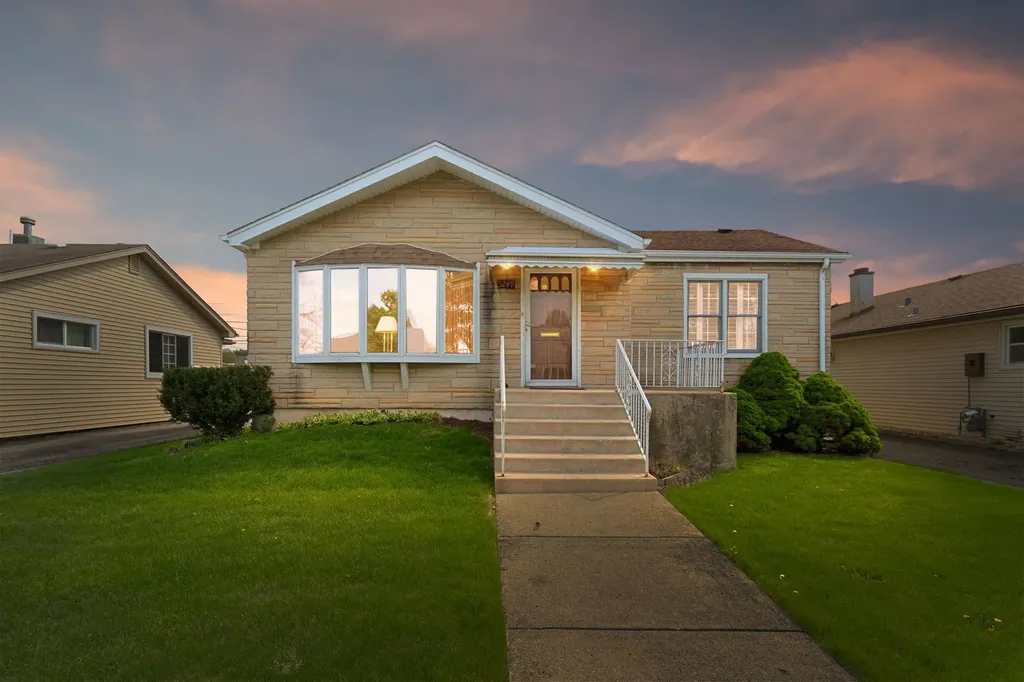 5249 West 88th Street Oak Lawn IL 60453