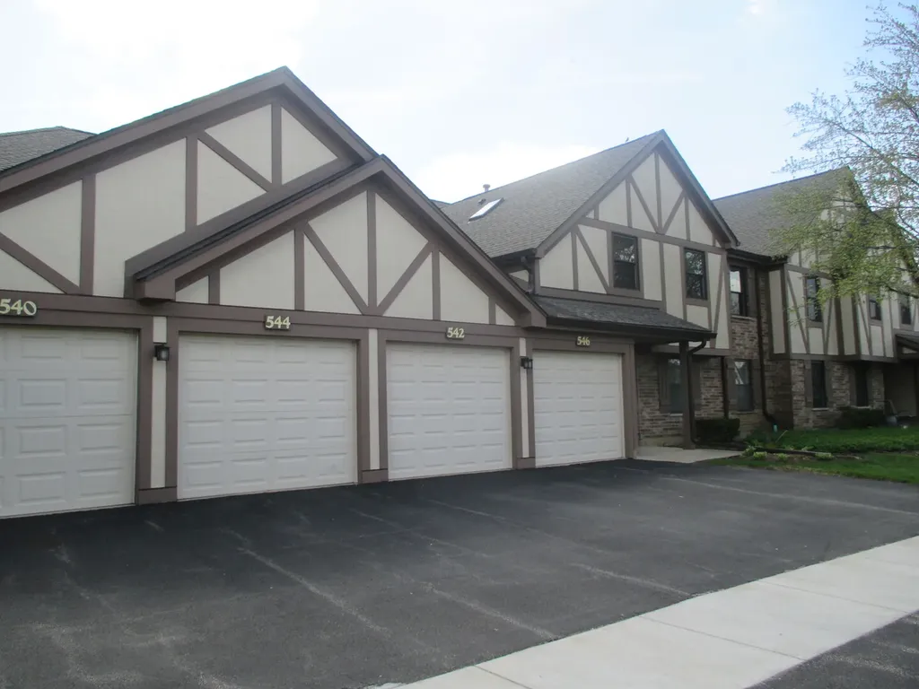 544 Elizabeth Drive Wood Dale IL 60191