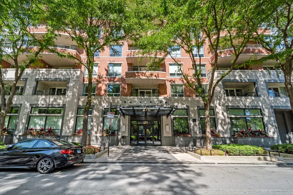 270 East Pearson Street Chicago IL 60611