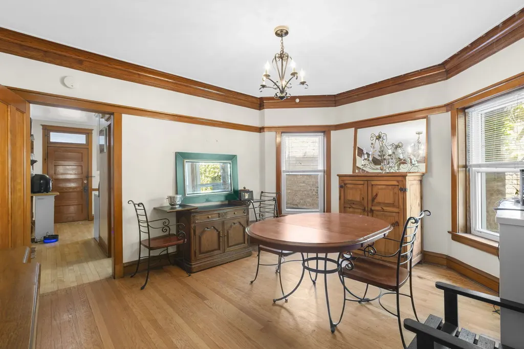 2604 West Argyle Street Chicago IL 60625