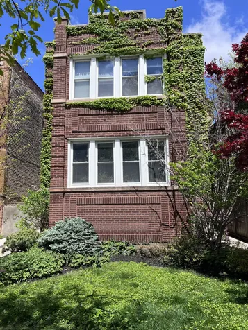 2604 West Argyle Street Chicago IL 60625