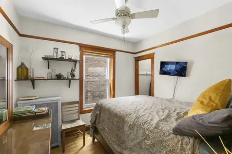 2604 West Argyle Street Chicago IL 60625
