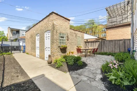2604 West Argyle Street Chicago IL 60625