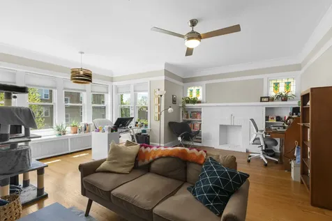 2604 West Argyle Street Chicago IL 60625
