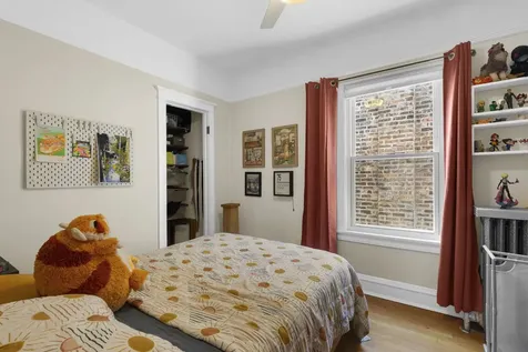 2604 West Argyle Street Chicago IL 60625