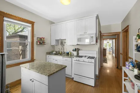 2604 West Argyle Street Chicago IL 60625