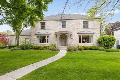 6657 North Le Mai Avenue Lincolnwood IL 60712