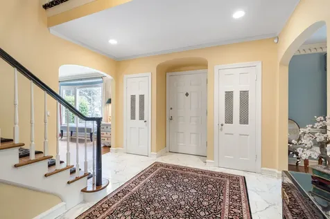 6657 North Le Mai Avenue Lincolnwood IL 60712