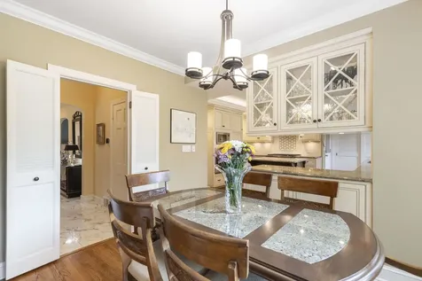 6657 North Le Mai Avenue Lincolnwood IL 60712
