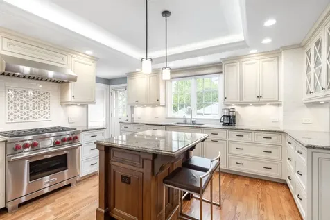 6657 North Le Mai Avenue Lincolnwood IL 60712